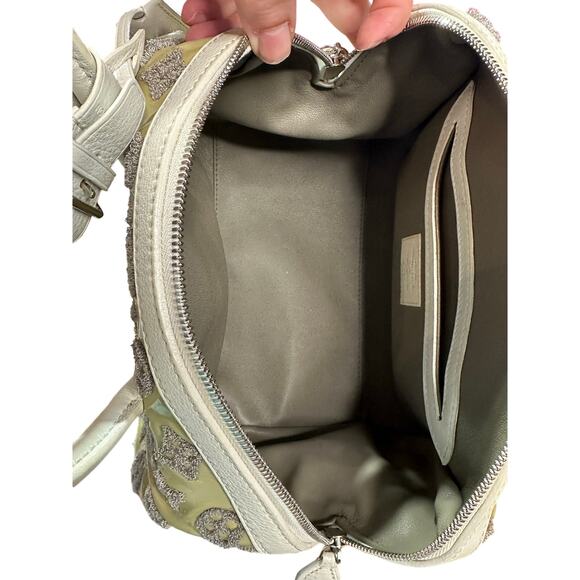 Louis Vuitton Bouclettes Speedy 25
Runway Top Handle Bag w/Clochette
Key Lock - Picture 12 of 14